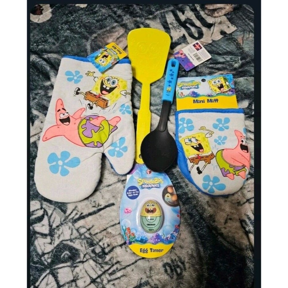 SpongeBob Kitchen Set Oven & Mini Mitts, Spatula, Serving Spoon, Egg Timer New